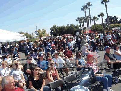 2006 Seafood Festival Audience